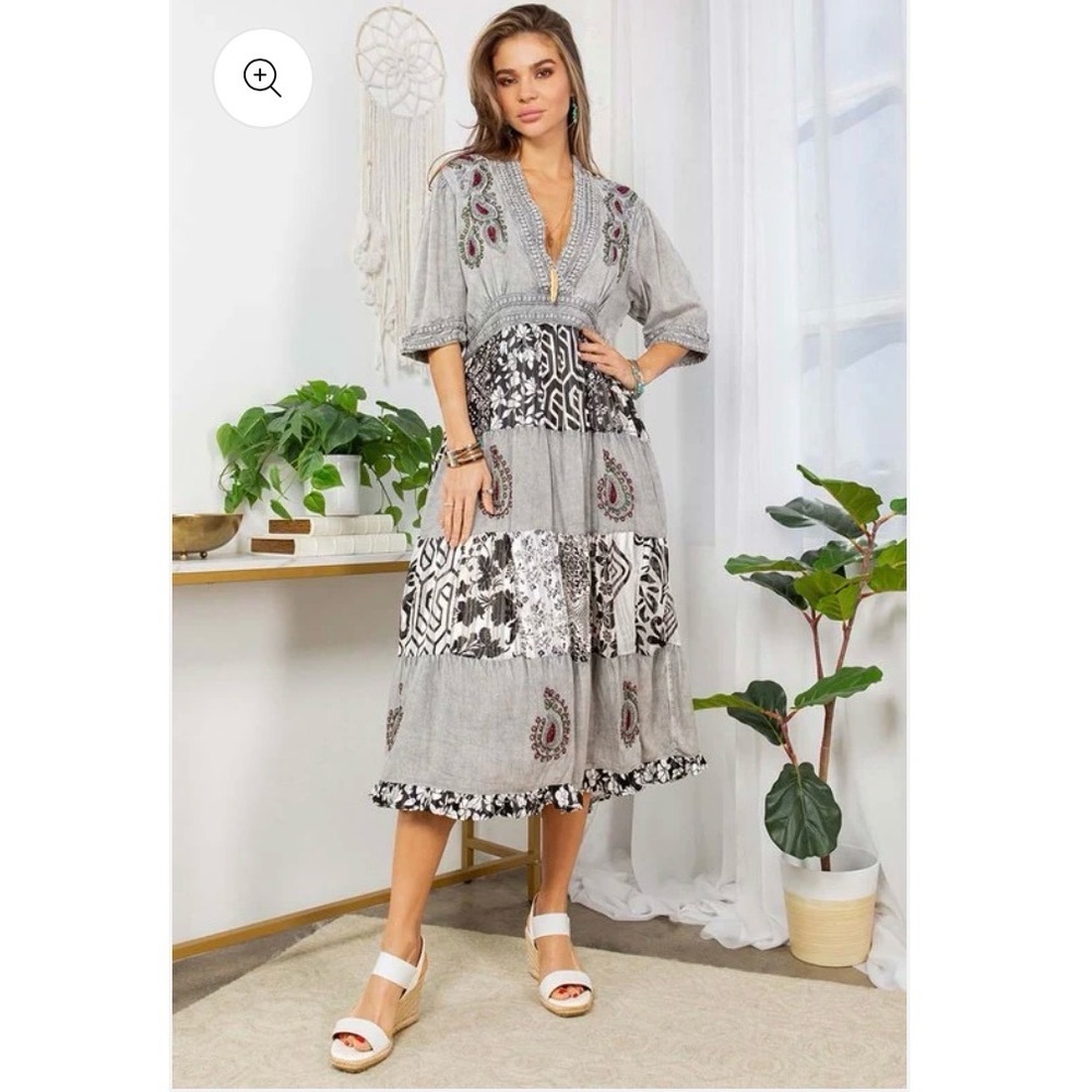 Young Threads Tara Patchwork Boho Embroidered Dress Size L & NWT